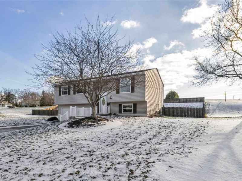 1690 Cloverview Drive, Uniontown, OH 44685 Photo 3