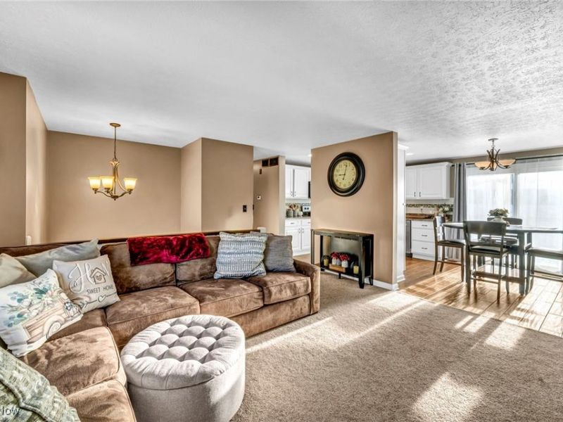 1690 Cloverview Drive, Uniontown, OH 44685 Photo 4