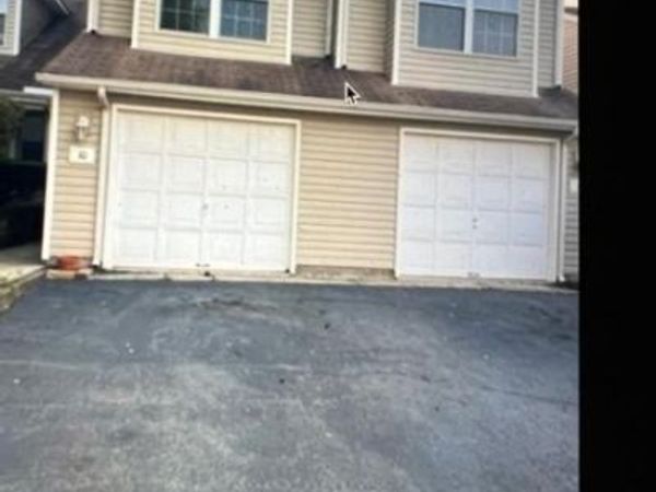 10 Leahy Ct, Franklin, NJ 08873