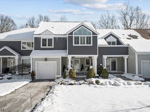 52 Manor Sq, Sparta, NJ 07871