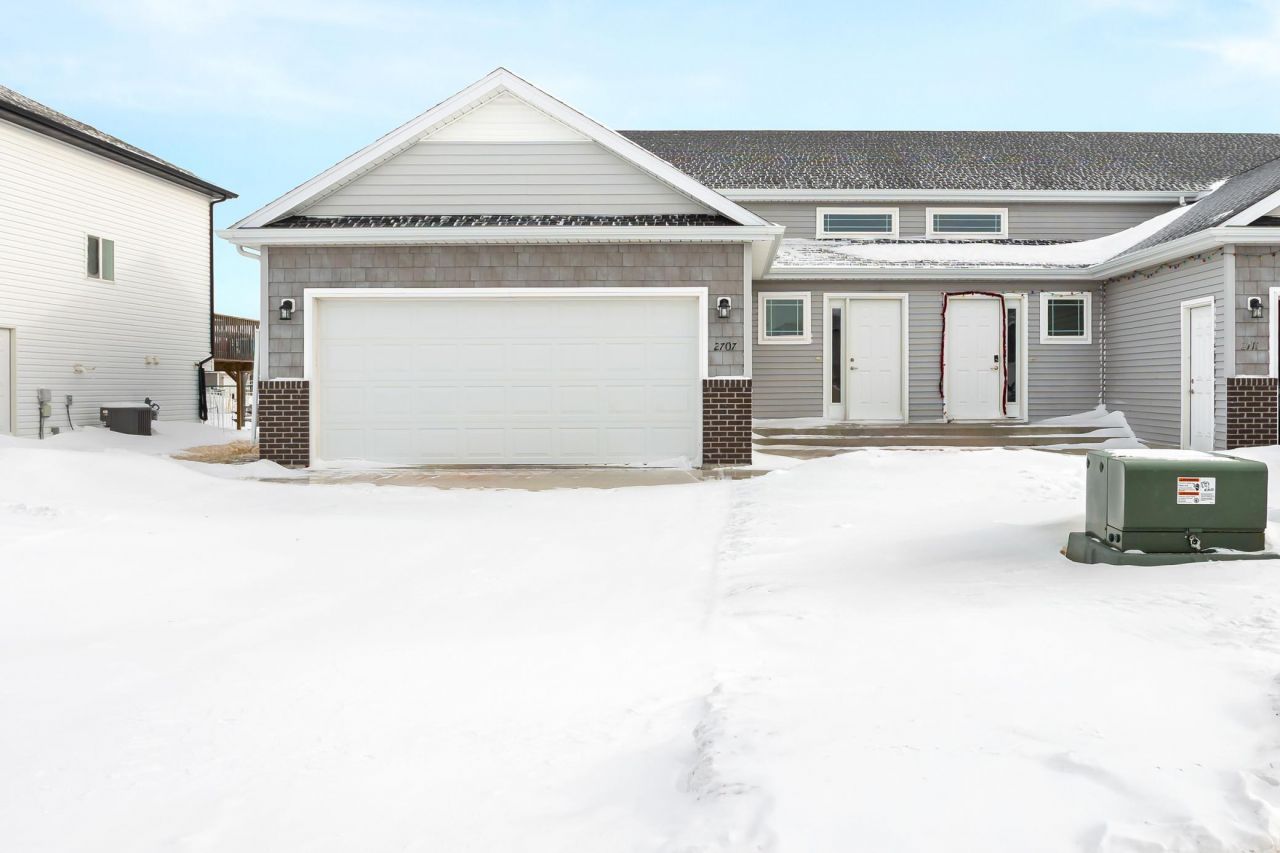 2707 Westwood Street W, West Fargo, ND 58078 Main Photo