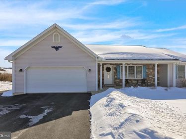 28 VERSAILLES COURT, READING, PA 19605