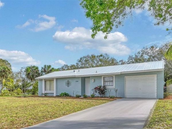 1765 24th Place SW, Vero Beach, FL 32962