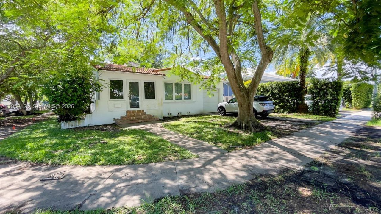 796 NE 88th St, Miami, FL 33138 Main Photo