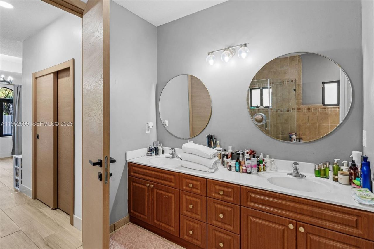 15619 SW 14th St , Miami, FL 33194 Photo