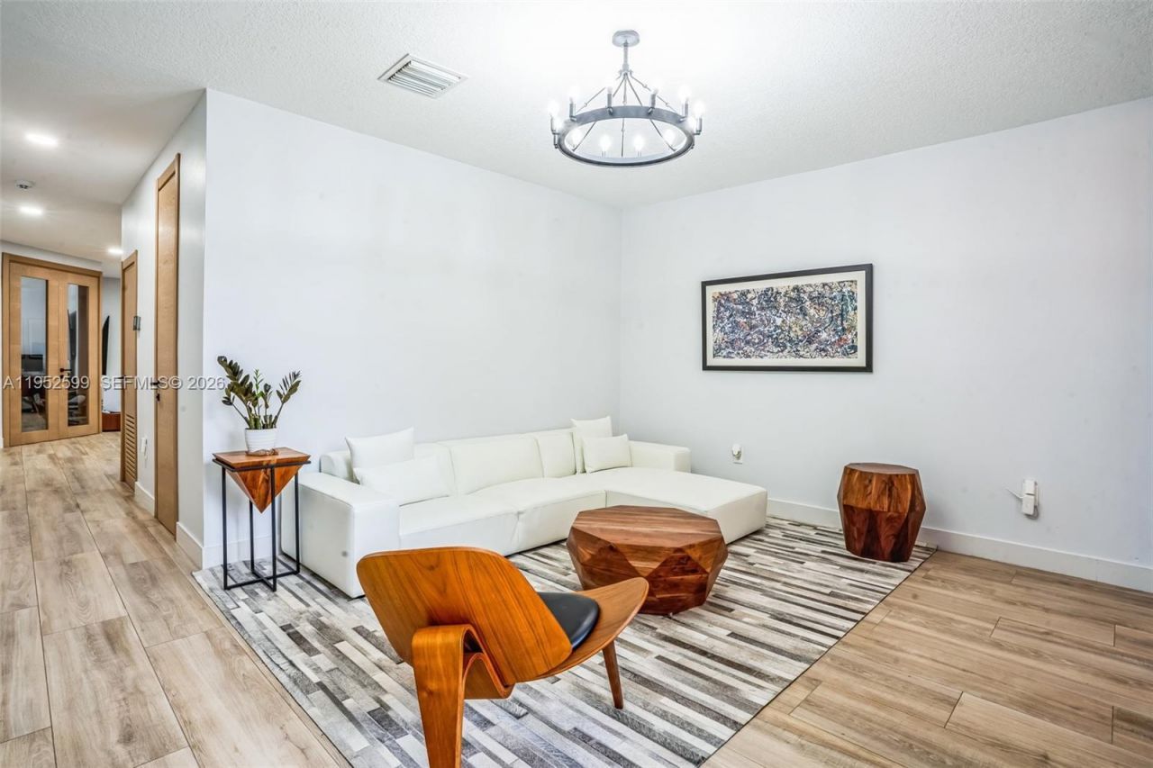 15619 SW 14th St , Miami, FL 33194 Photo