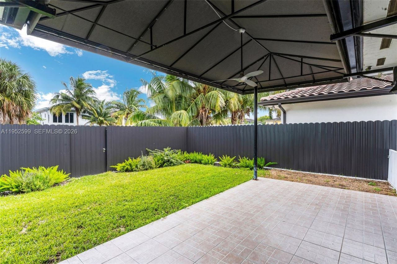 15619 SW 14th St , Miami, FL 33194 Photo