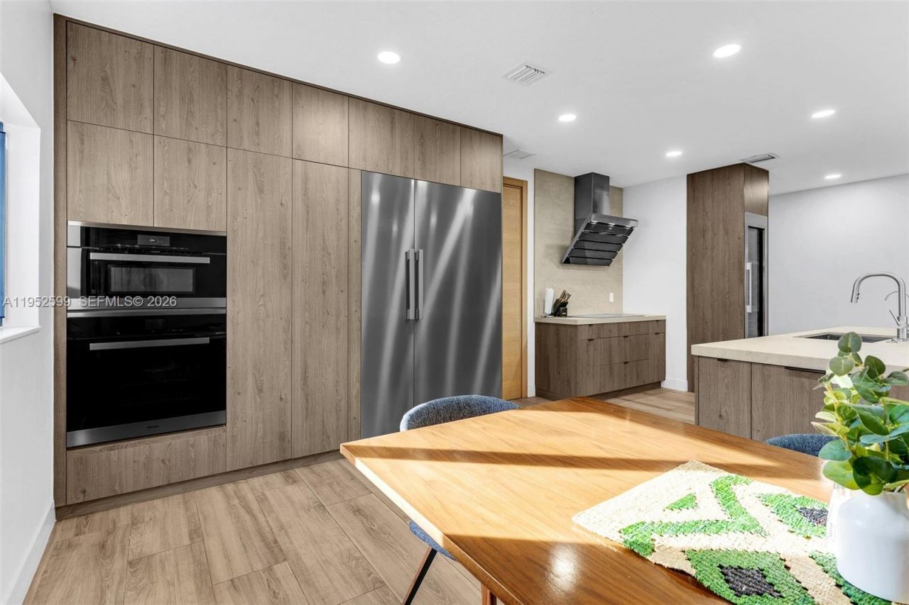 15619 SW 14th St , Miami, FL 33194 Photo