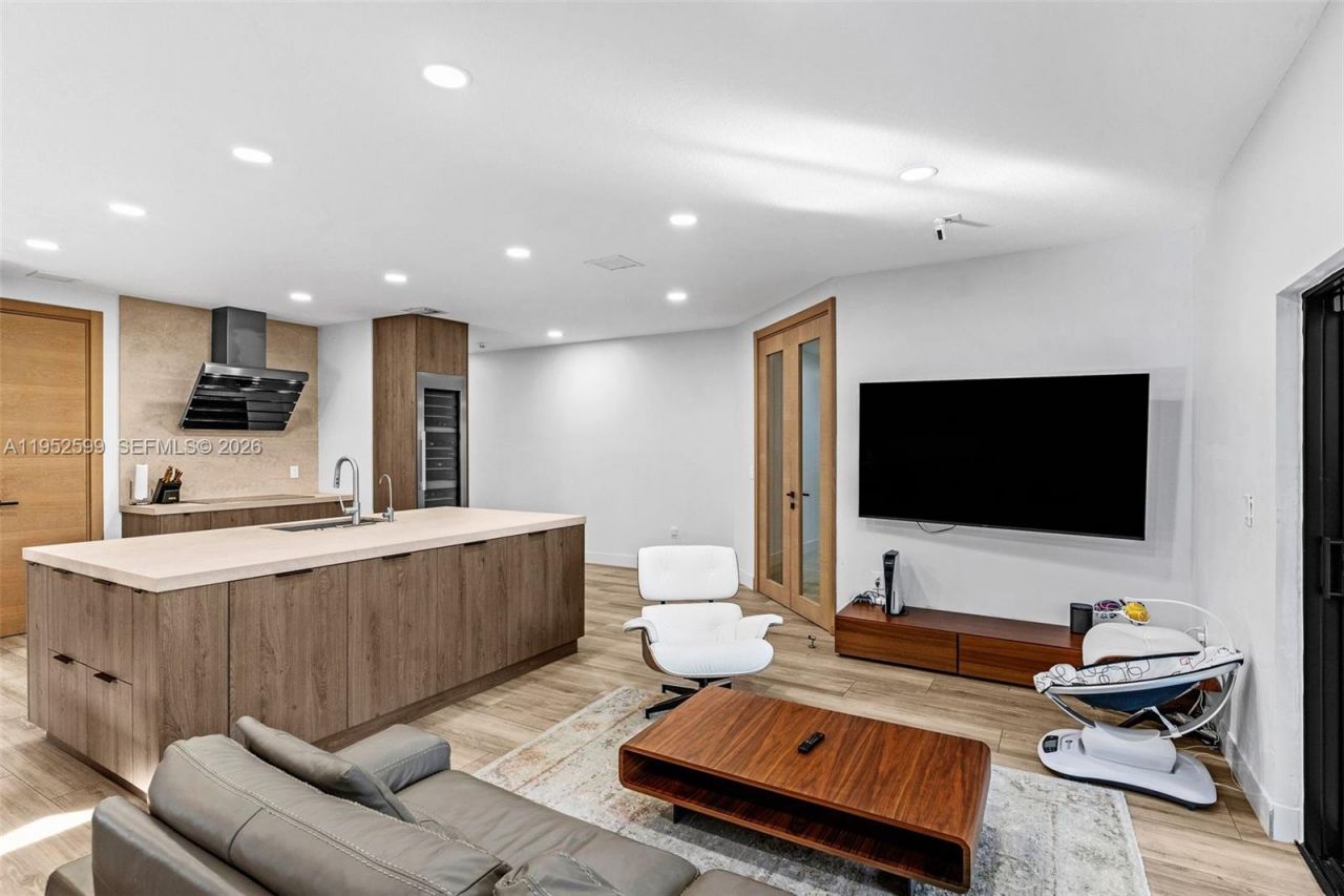 15619 SW 14th St , Miami, FL 33194 Photo