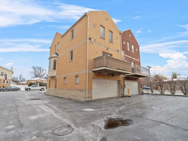 8900 31st Street, Unit 9, Brookfield, IL 60513