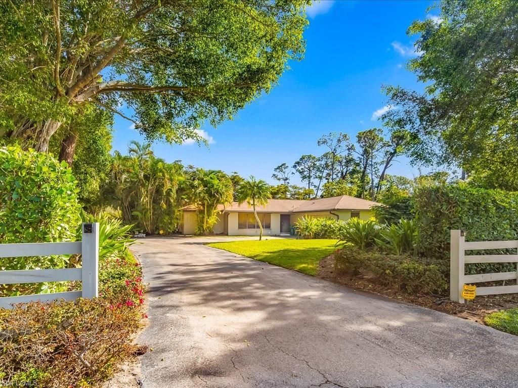 154 Cajeput Dr, Naples, FL 34108 Photo