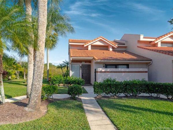 3307 SE Sandpiper Circle, Port St Lucie, FL 34952