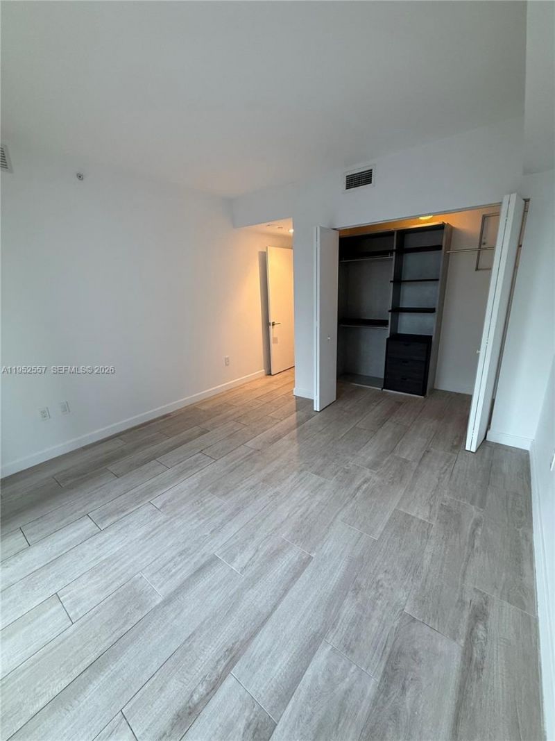 45 SW 9th St , Unit 1004, Miami, FL 33130 Photo