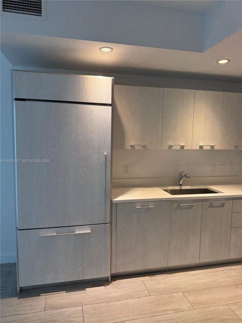 45 SW 9th St , Unit 1004, Miami, FL 33130 Photo