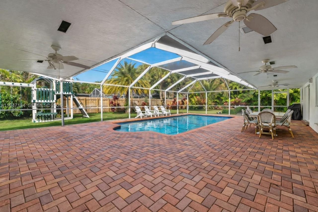 8425 SW 149th Dr, Palmetto Bay, FL 33158 Photo