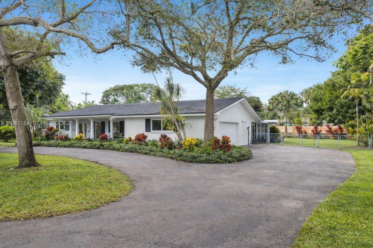 8425 SW 149th Dr, Palmetto Bay, FL 33158 Photo