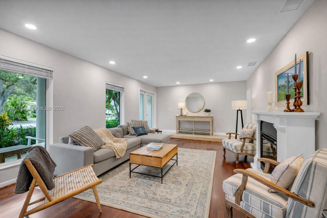 8425 SW 149th Dr, Palmetto Bay, FL 33158 Photo