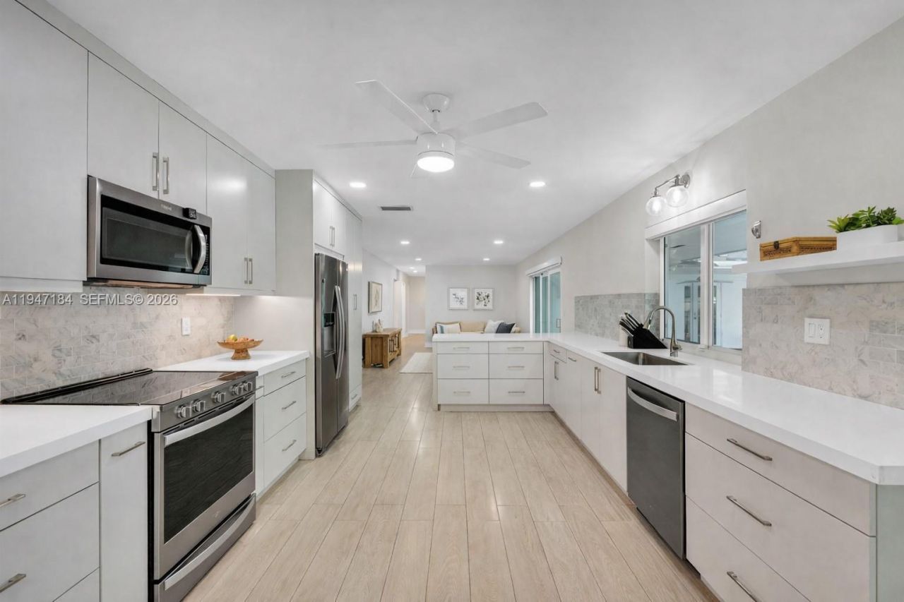 8425 SW 149th Dr, Palmetto Bay, FL 33158 Photo