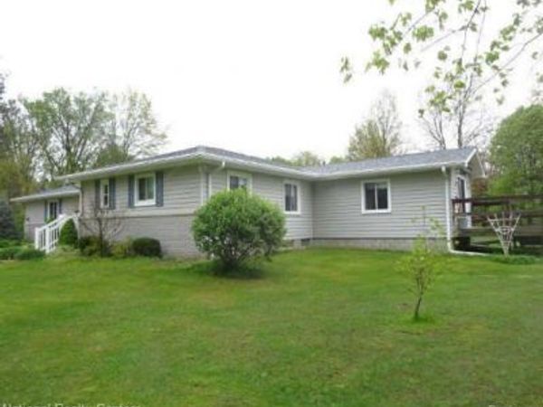27125 Delos Road, Belleville, MI 48164