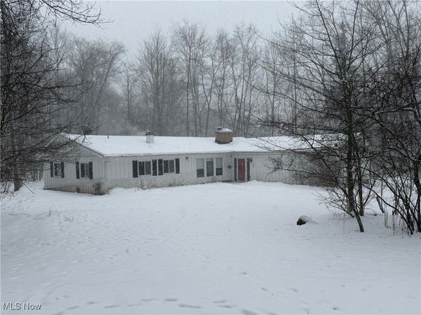 17083 Woodmere Drive, Chagrin Falls, OH 44023