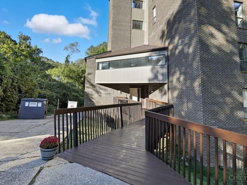 2121 Sutton Avenue, Unit 4C, Cincinnati, OH 45230 Photo 5