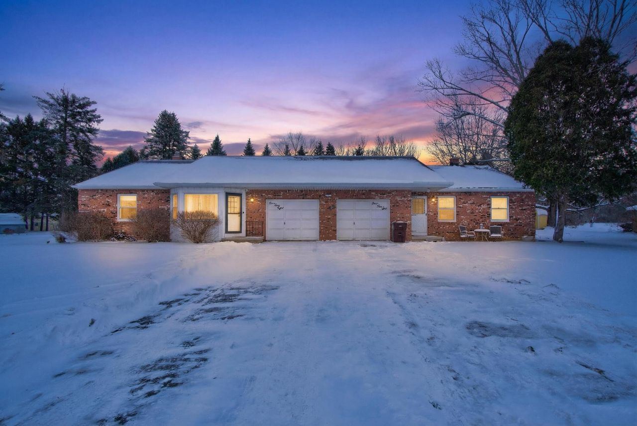 946-948 Hogsback Road, Mason, MI 48854 Main Photo