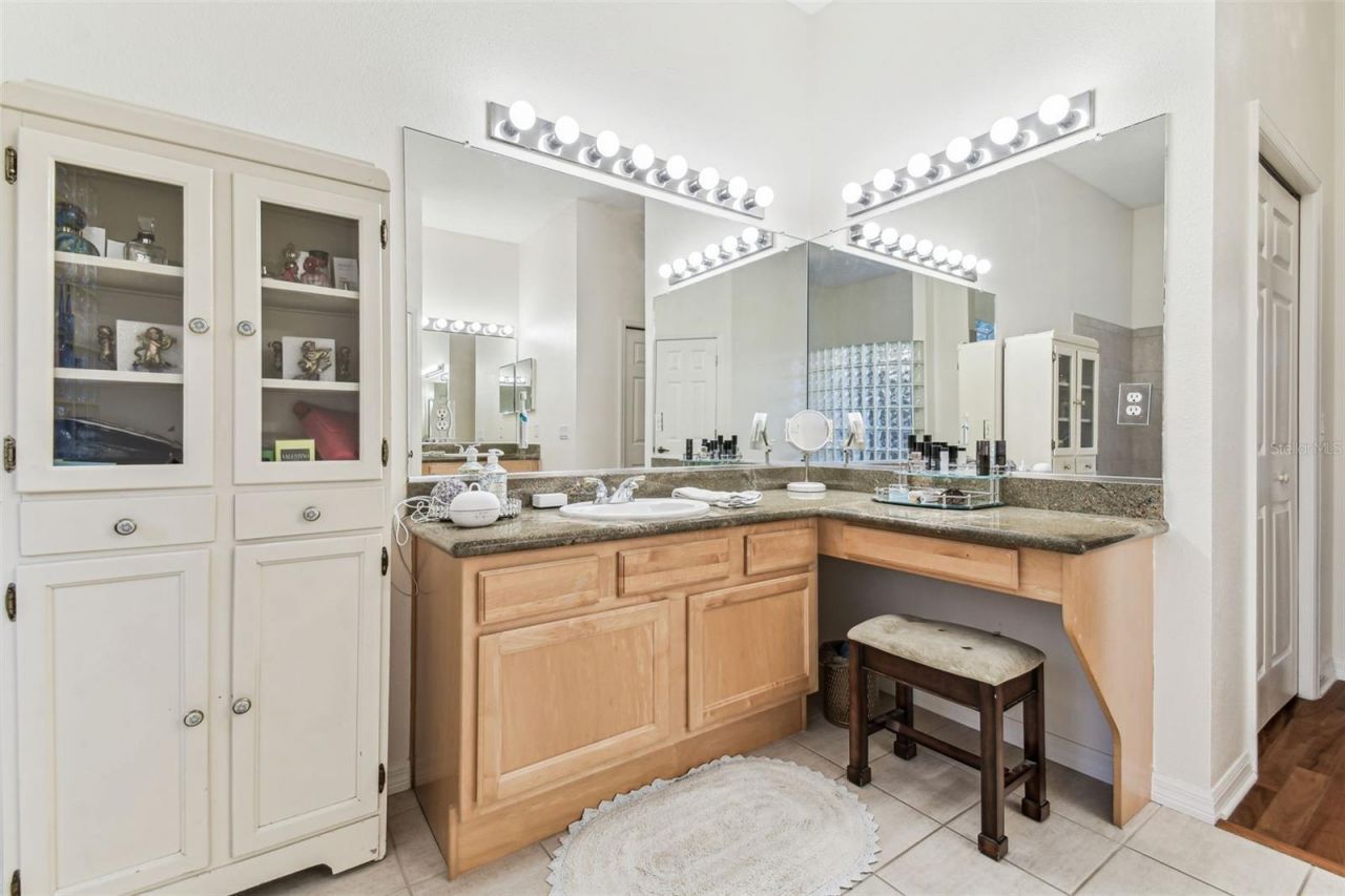 17906 Loretta Lane, Lutz, FL 33548 Photo