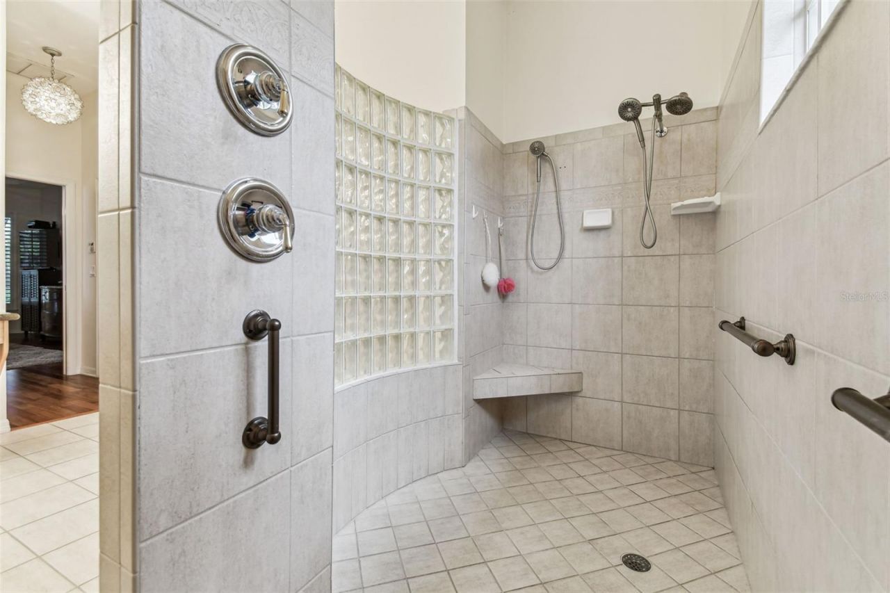 17906 Loretta Lane, Lutz, FL 33548 Photo