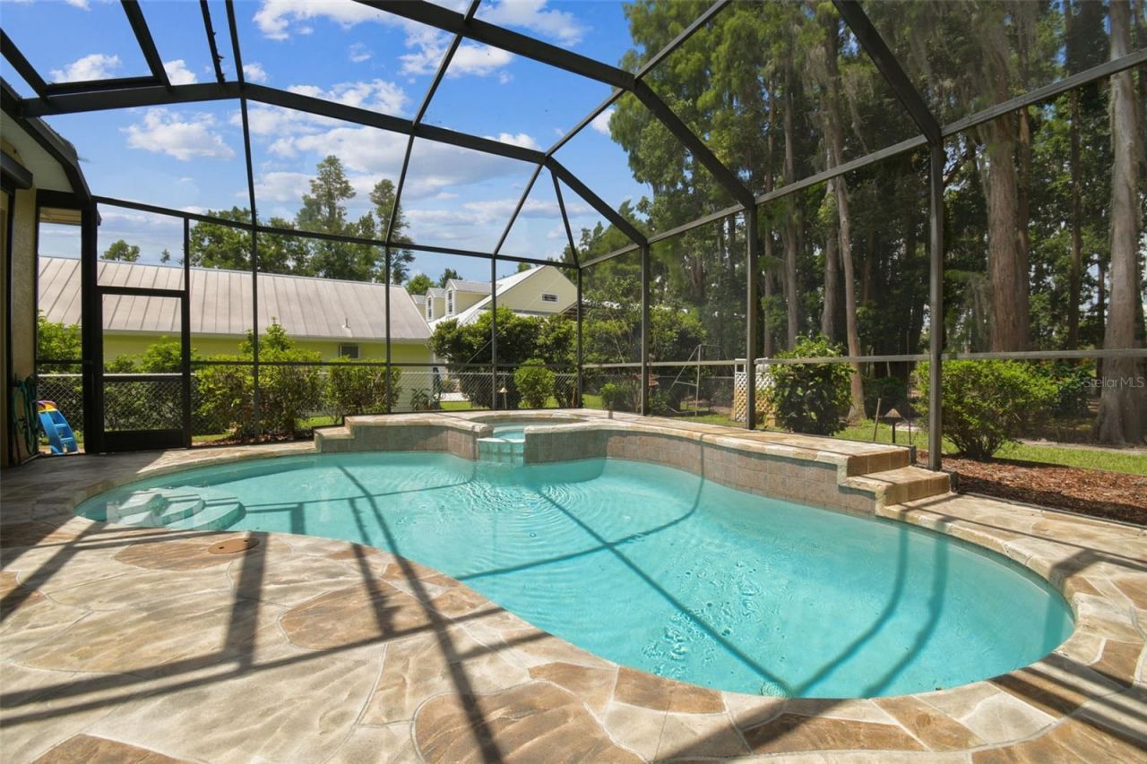 17906 Loretta Lane, Lutz, FL 33548 Photo