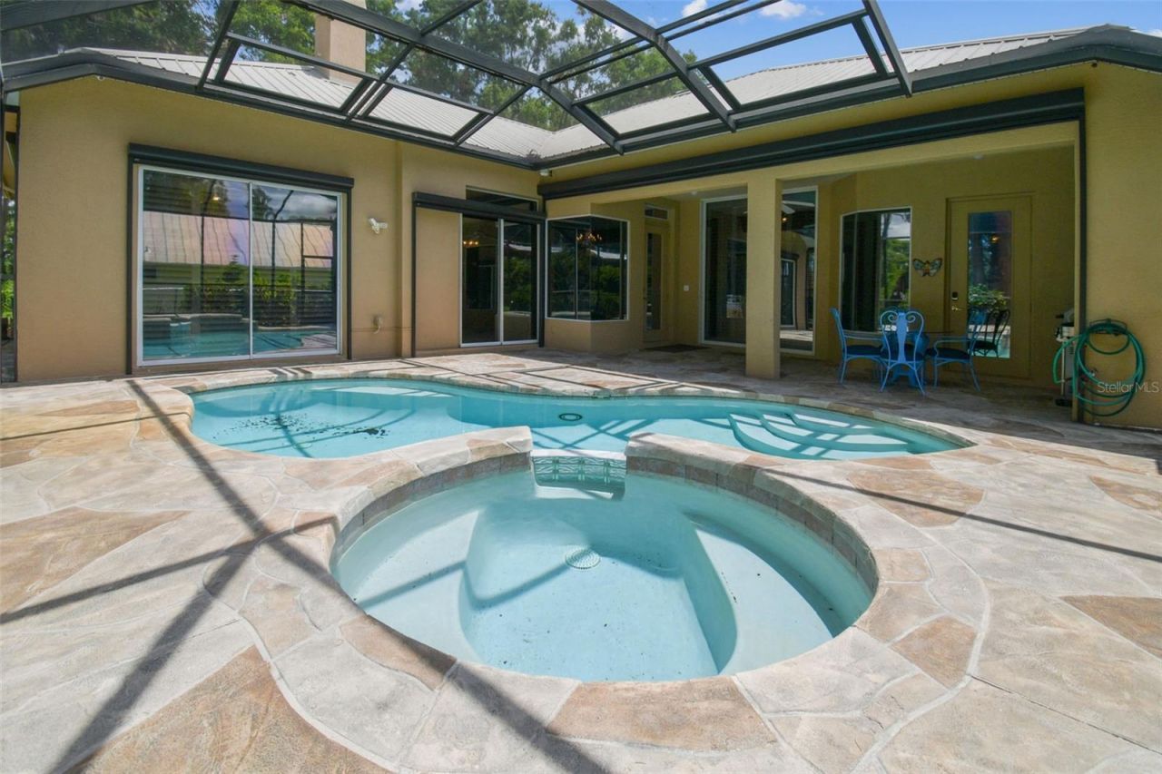 17906 Loretta Lane, Lutz, FL 33548 Photo