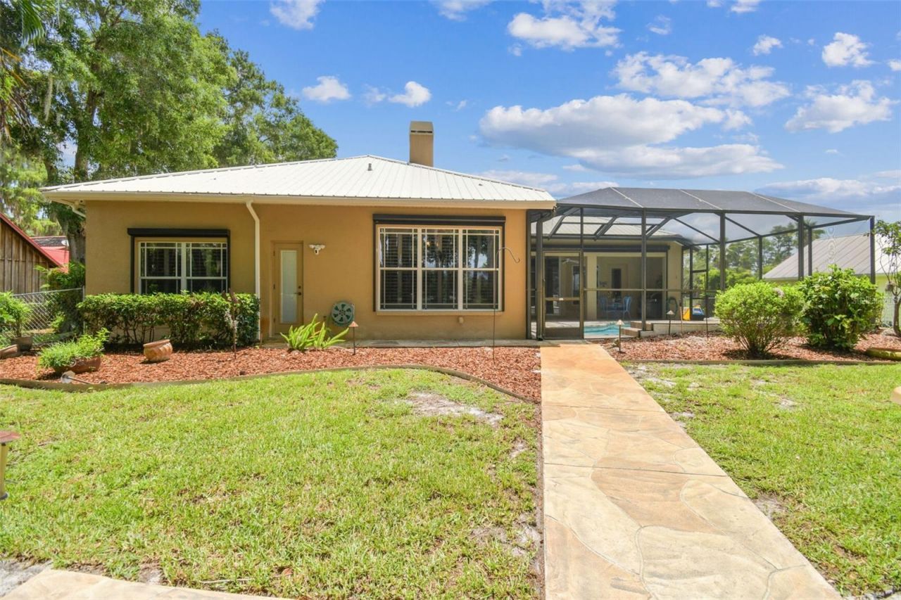 17906 Loretta Lane, Lutz, FL 33548 Photo