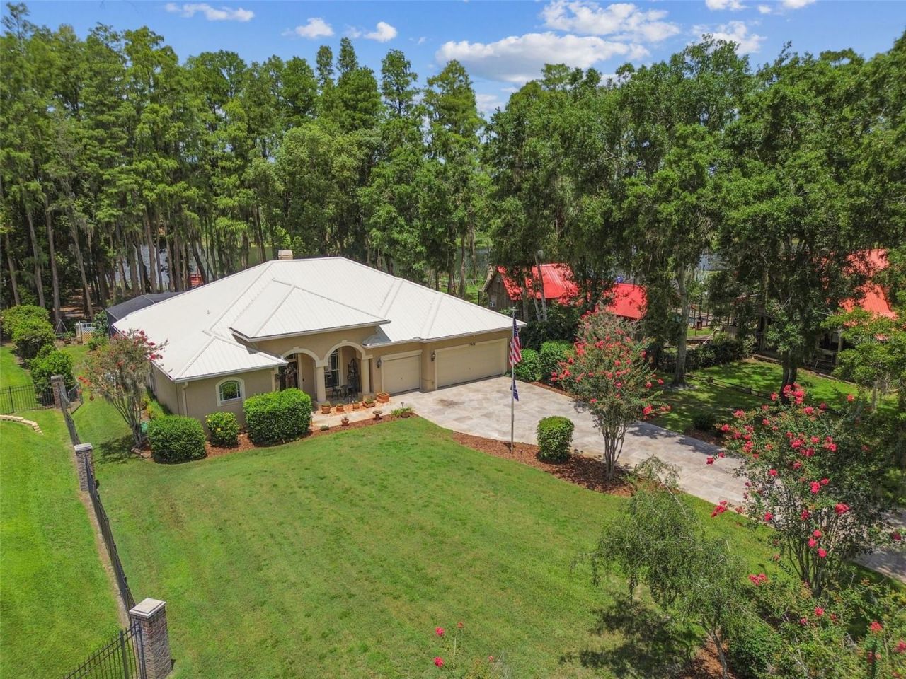 17906 Loretta Lane, Lutz, FL 33548 Photo