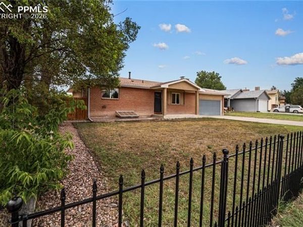 911 Candytuft Boulevard, Pueblo, CO 81001