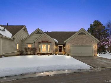 35460 Woodfield Drive, Farmington Hills, MI 48331
