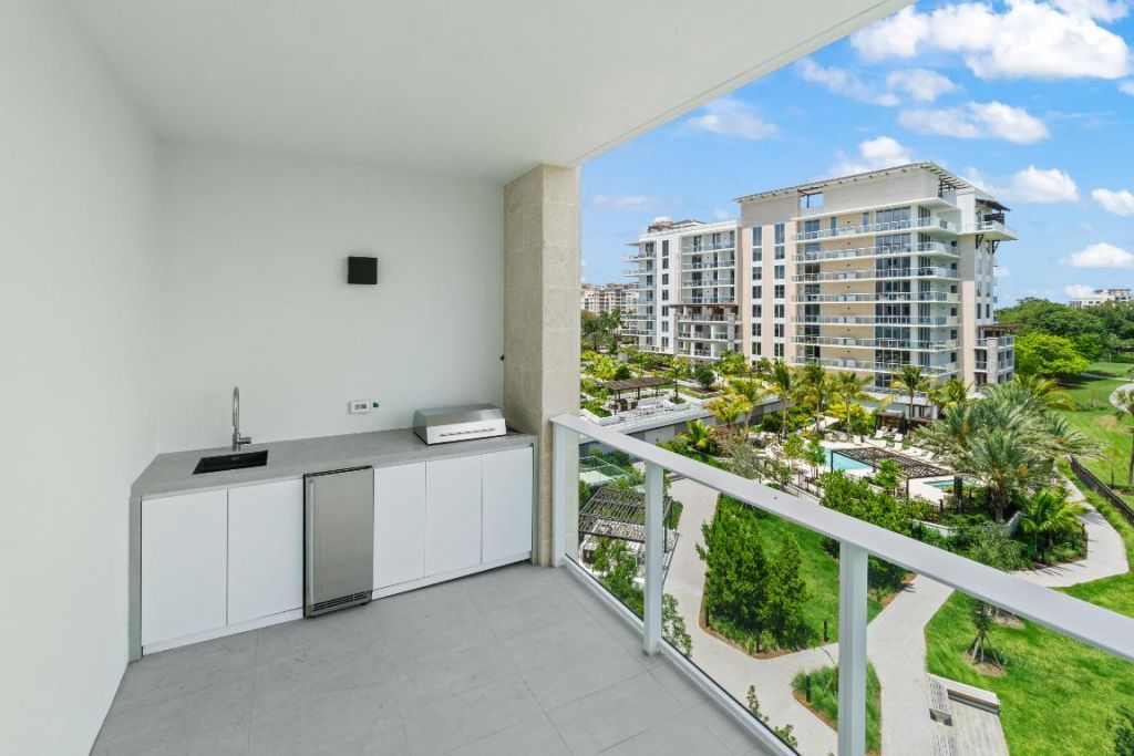 220 SE Mizner Boulevard, Unit 223, Boca Raton, FL 33432 Photo