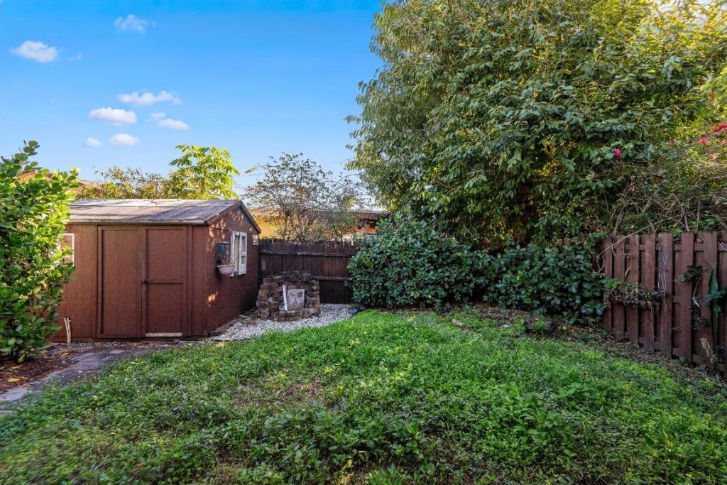 6704 Garden Avenue, West Palm Beach, FL 33405 Photo