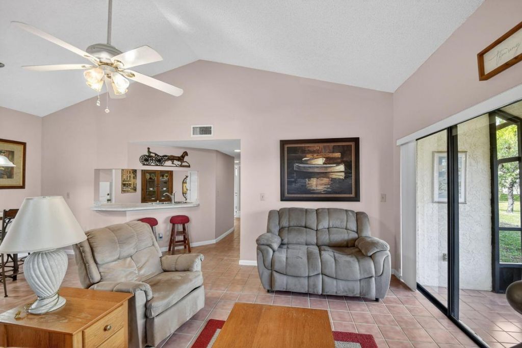 23 Via De Casas Sur, Unit 105, Boynton Beach, FL 33426 Photo