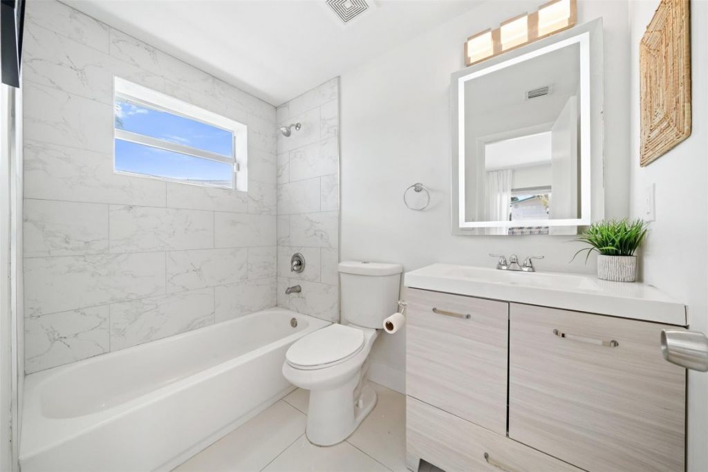 2419 Marathon Lane, Fort Lauderdale, FL 33312 Photo