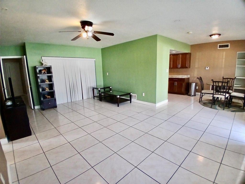 330 NW 205th Terrace, Miami Gardens, FL 33169 Photo
