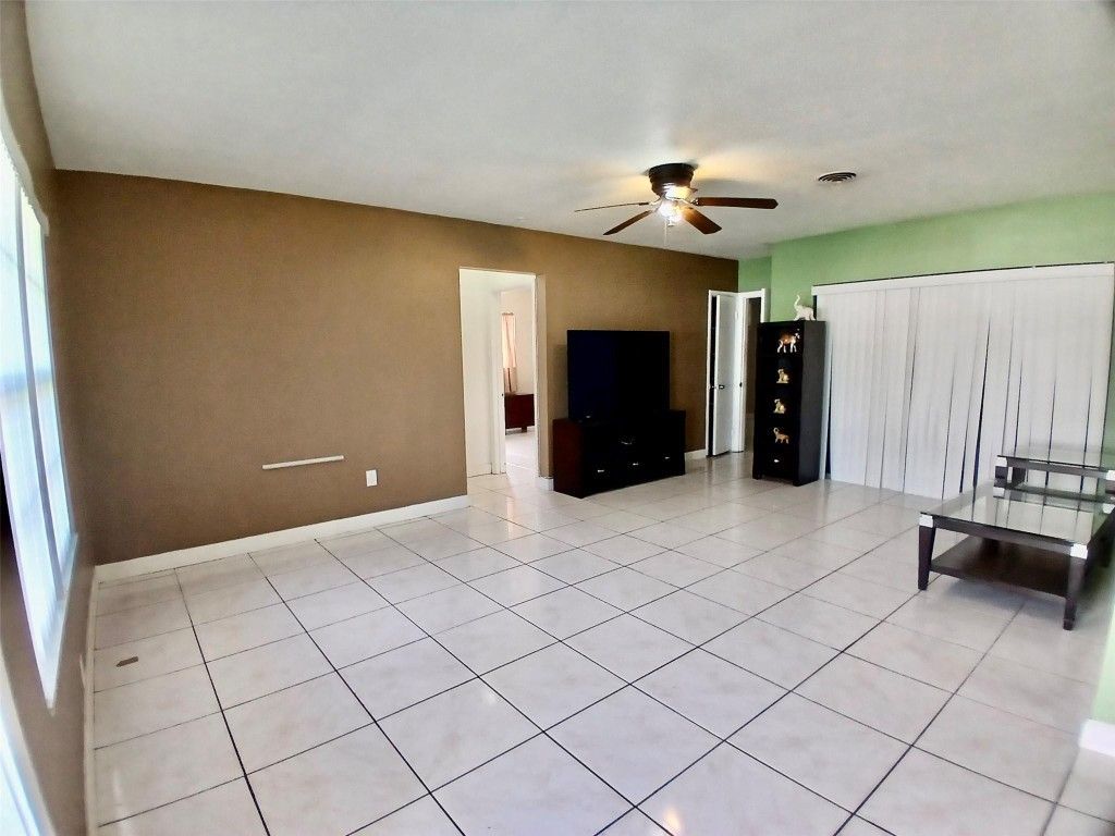 330 NW 205th Terrace, Miami Gardens, FL 33169 Photo