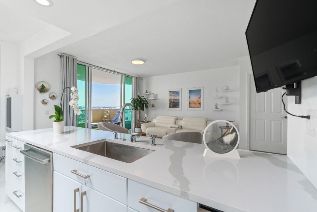 411 N New River Drive, Unit 2205, Fort Lauderdale, FL 33301 Photo