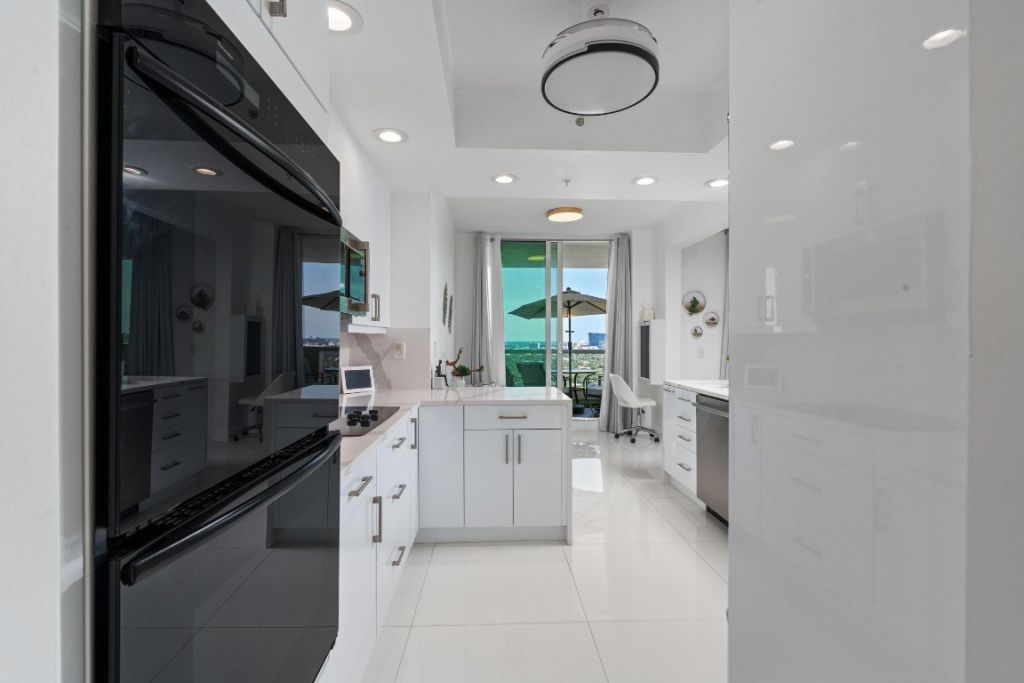 411 N New River Drive, Unit 2205, Fort Lauderdale, FL 33301 Photo