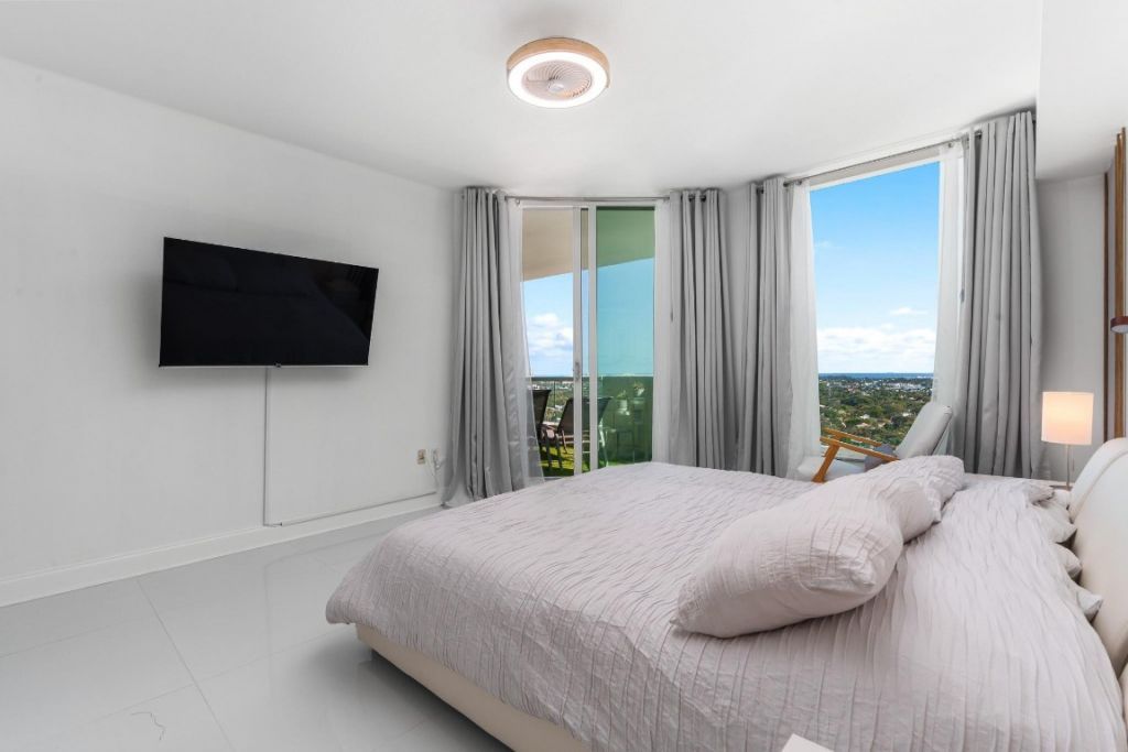 411 N New River Drive, Unit 2205, Fort Lauderdale, FL 33301 Photo