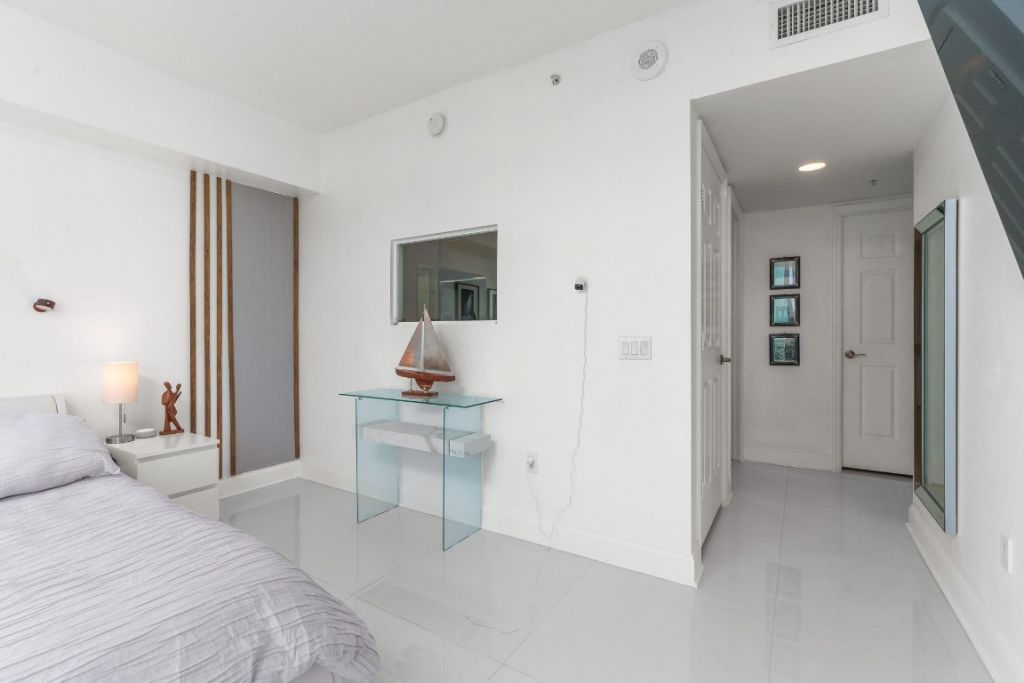 411 N New River Drive, Unit 2205, Fort Lauderdale, FL 33301 Photo