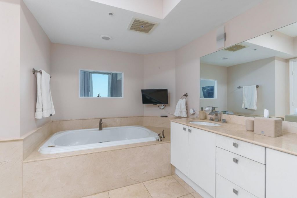 411 N New River Drive, Unit 2205, Fort Lauderdale, FL 33301 Photo