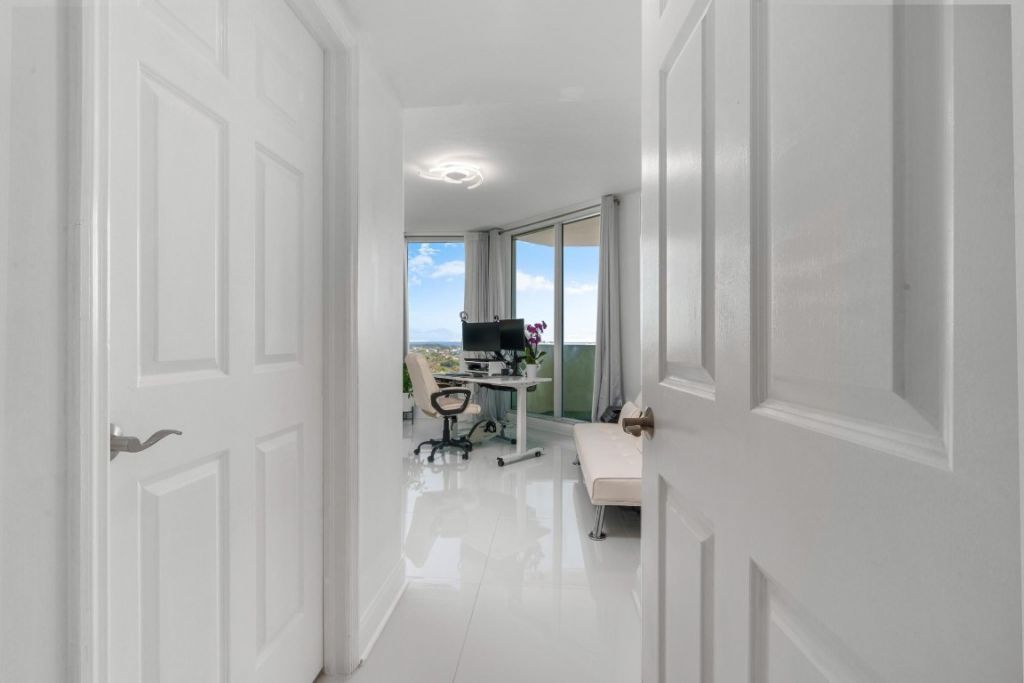 411 N New River Drive, Unit 2205, Fort Lauderdale, FL 33301 Photo