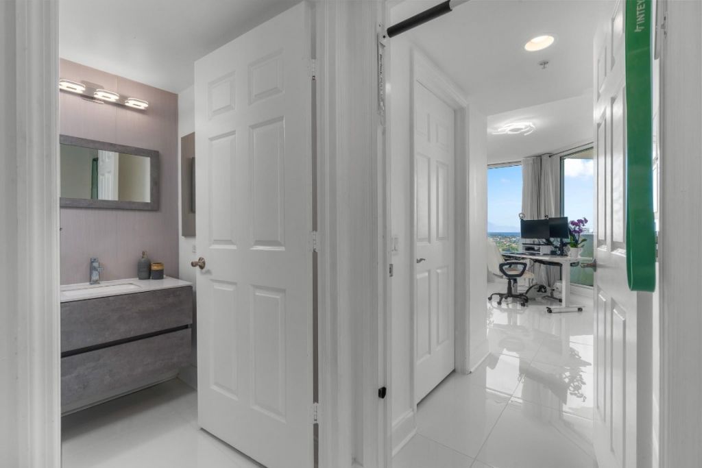 411 N New River Drive, Unit 2205, Fort Lauderdale, FL 33301 Photo