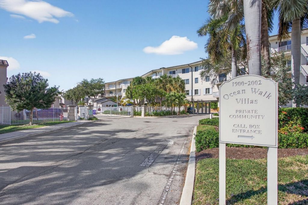 1900 Oceanwalk Ln, Unit 138, Lauderdale by the Sea, FL 33062 Photo