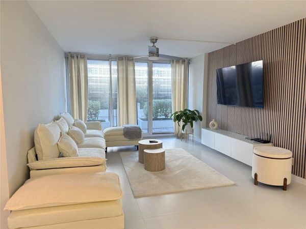 525 N Ocean Blvd, Unit 422, Pompano Beach, FL 33062