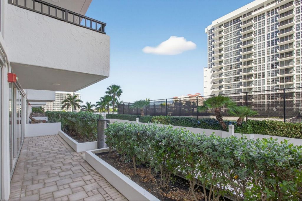 525 N Ocean Blvd, Unit 422, Pompano Beach, FL 33062 Photo